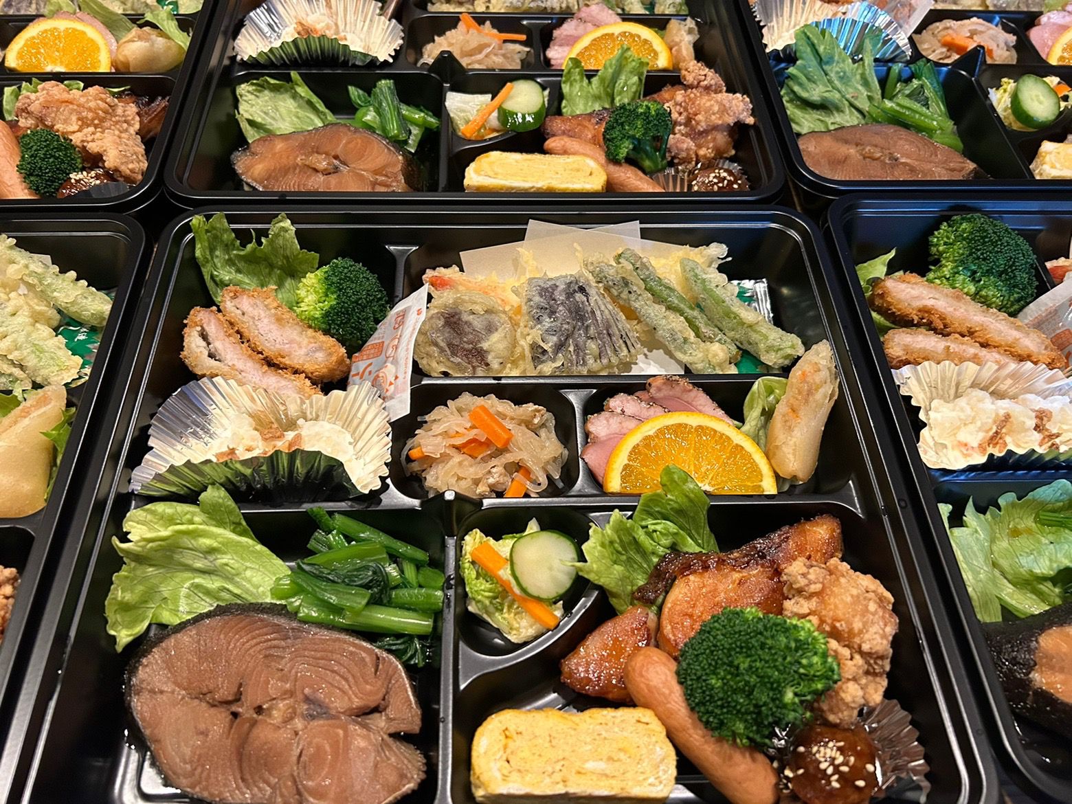 ★味よし「ランチ、店外販売のお知らせです（^人^）」