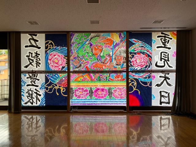 裏からみた