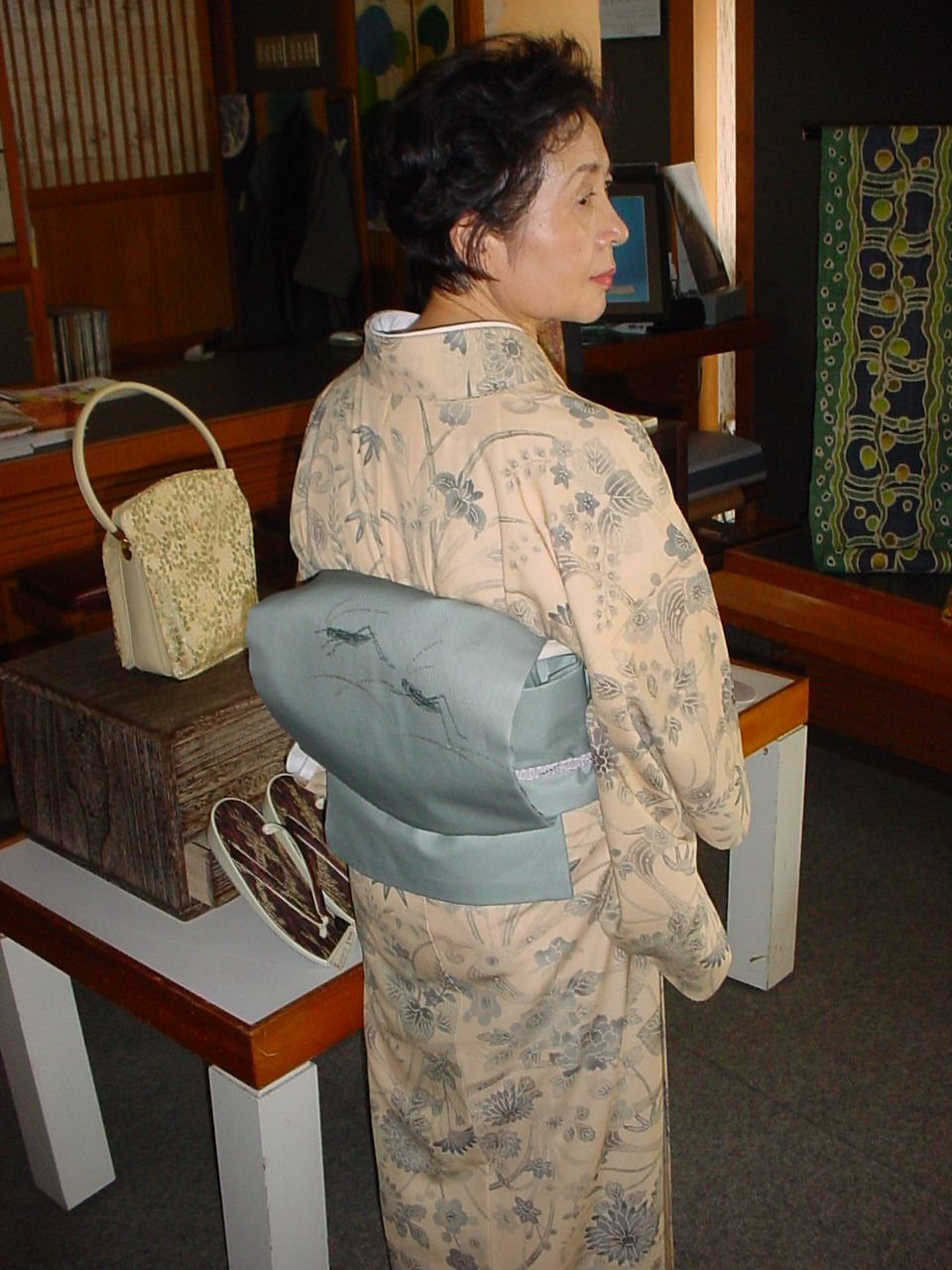 清楚なシーンへ、女将いざ♪