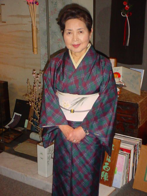 ≪一転、≫熟女『和の装い』です。