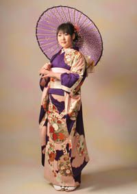 『卒業式』晴れ着に袴付、前撮りも始まっています！