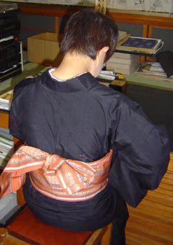 いちまたスタッフの後ろ姿