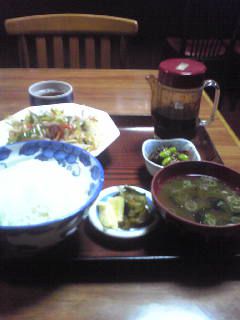 駅前の定食屋