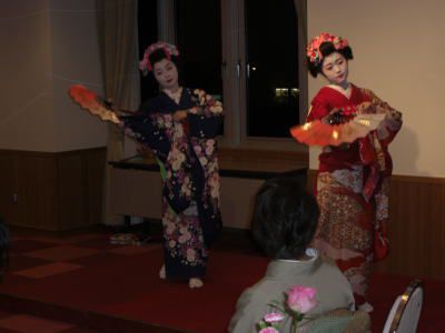 着物パーティーのゲストで大盛り上がりでした！！
