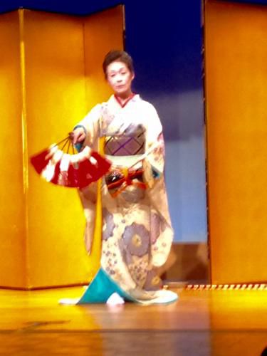 舞踊会