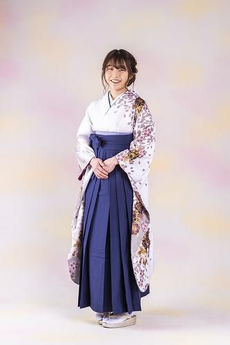 晴れやかな卒業衣装を前向きに
