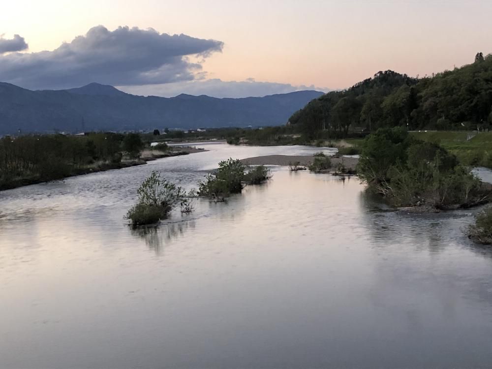 夕方の最上川