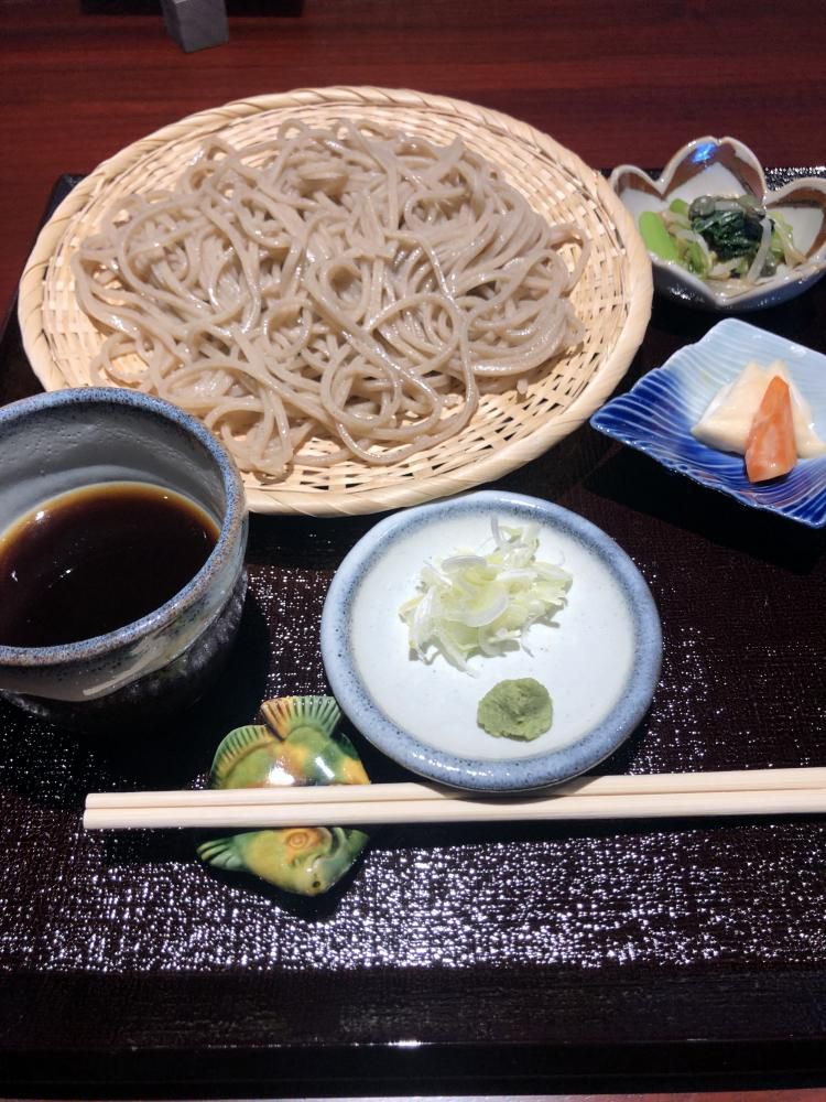 鴨川の、ざる蕎麦と野菜天ぷら