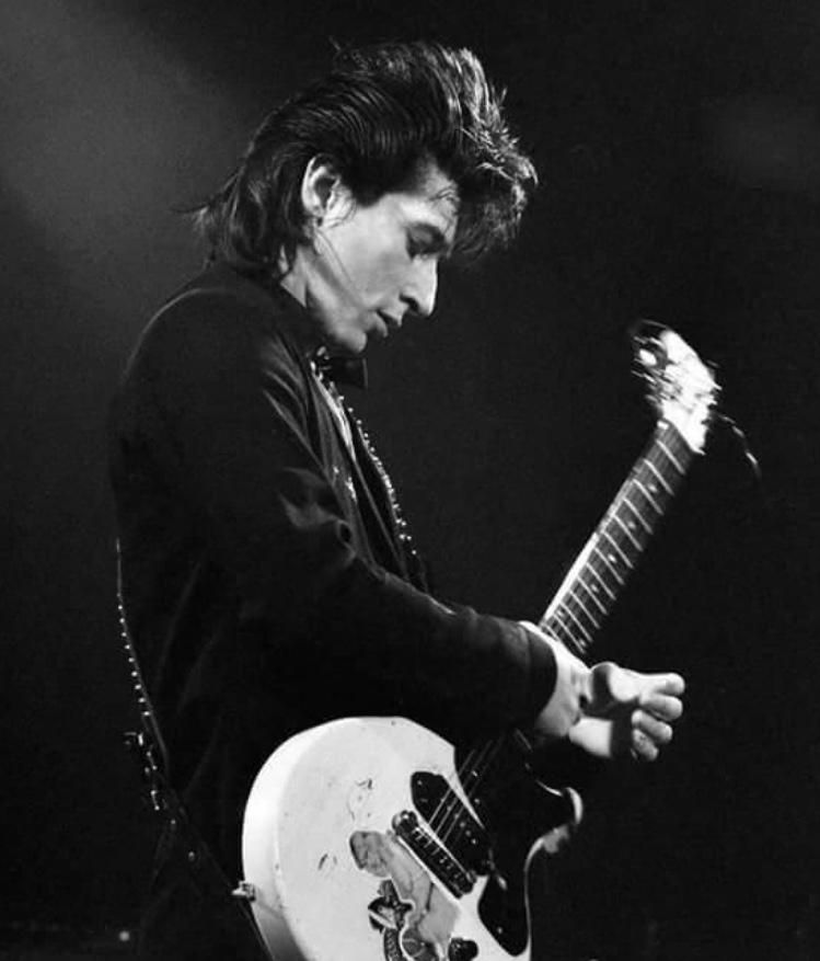 ジョニー・サンダースは永遠のギターヒーローだ！