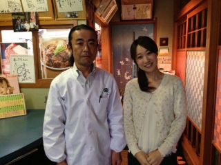 定番の牛すじ煮込みや新メニューを堪能♪
