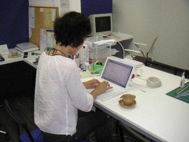 クライアント、来所。