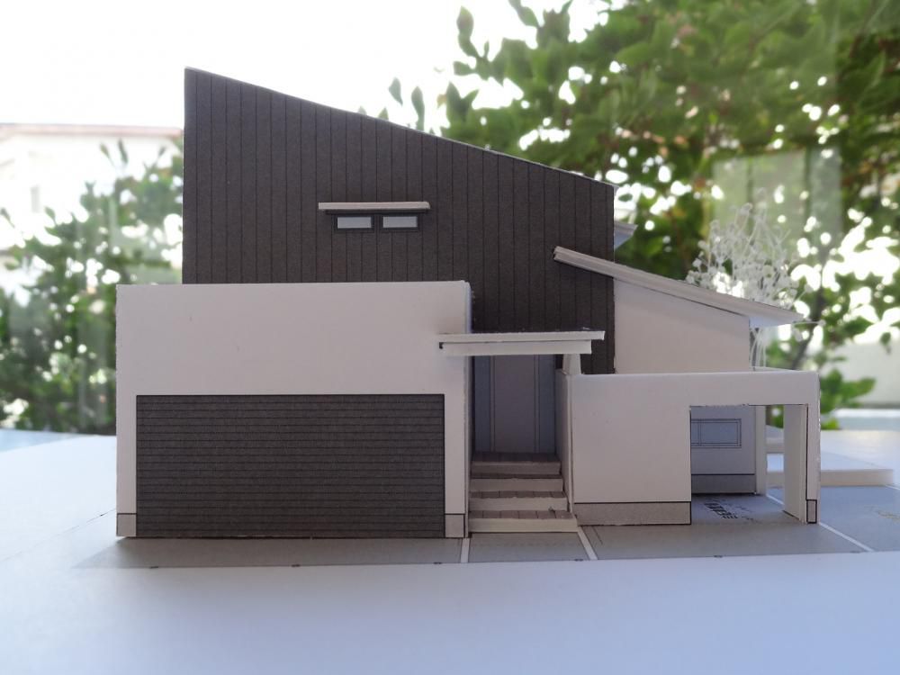 〈模型〉ふきぬけ住まい