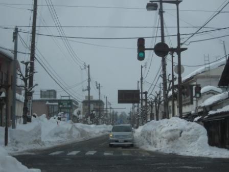 雪の街中