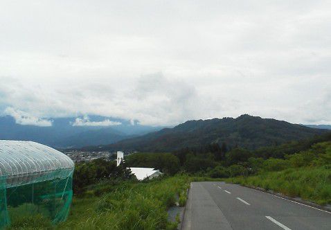 梅雨空