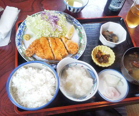 真木で「おろしとんかつ定食」