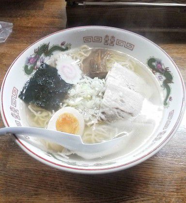 楊佳苑で塩ラーメン