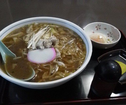 たか富で、みそラーメン