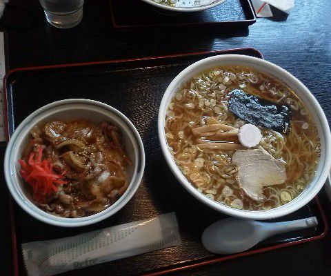 繁盛軒でランチセット