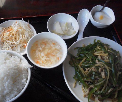 山香菜房でランチ