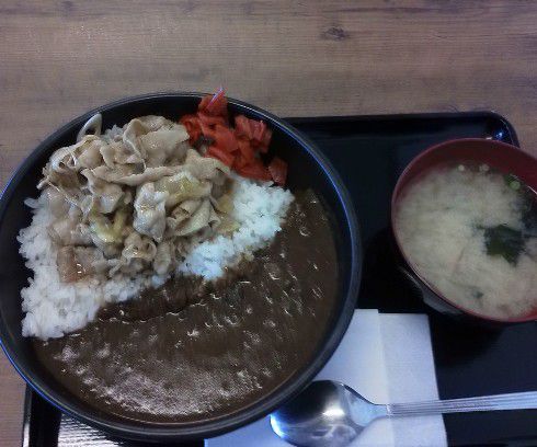 伝説のすた丼屋でカレー