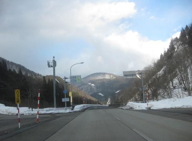 トンネルを抜けると