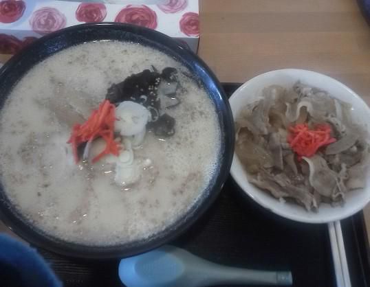 とんこつラーメン　　プラス･･･