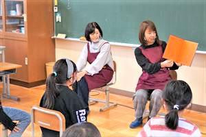 11/21（月）＃５９０　PTA母親倶楽部の皆さんからの読み聞かせ