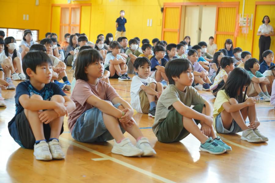 １学期終業式、そしてニコ先生とのお別れ会