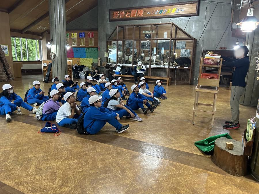 5年生、飯豊少年自然の家へ