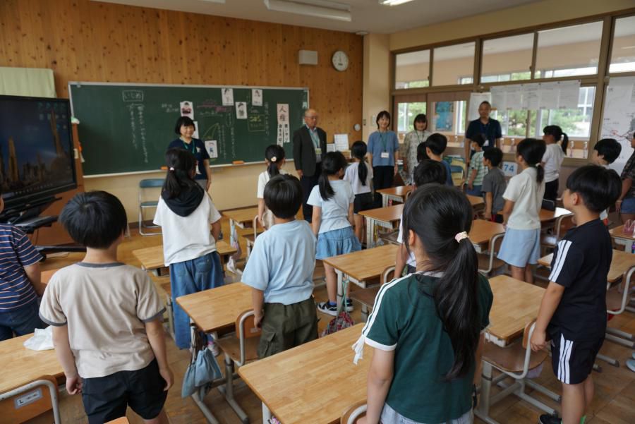 ３年生が人権教室に取り組みました