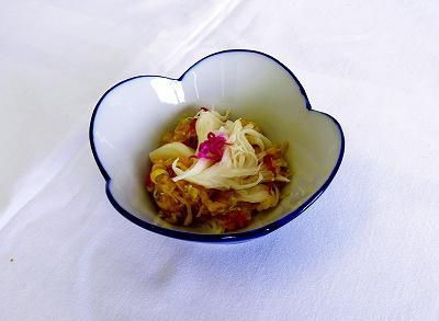 やまぶしたけの菊なます