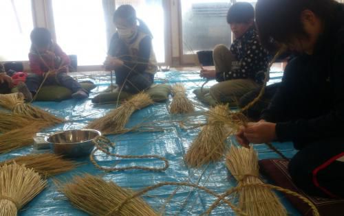 子どももできた！稲わらで縄（ロープ）が何ｍも・・・わら細工教室