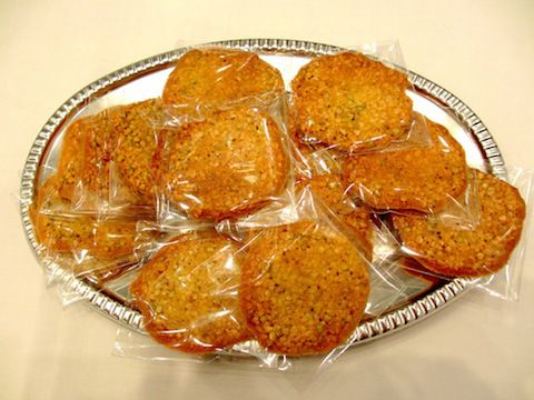 つや姫使用 欧風そばの実せんべい