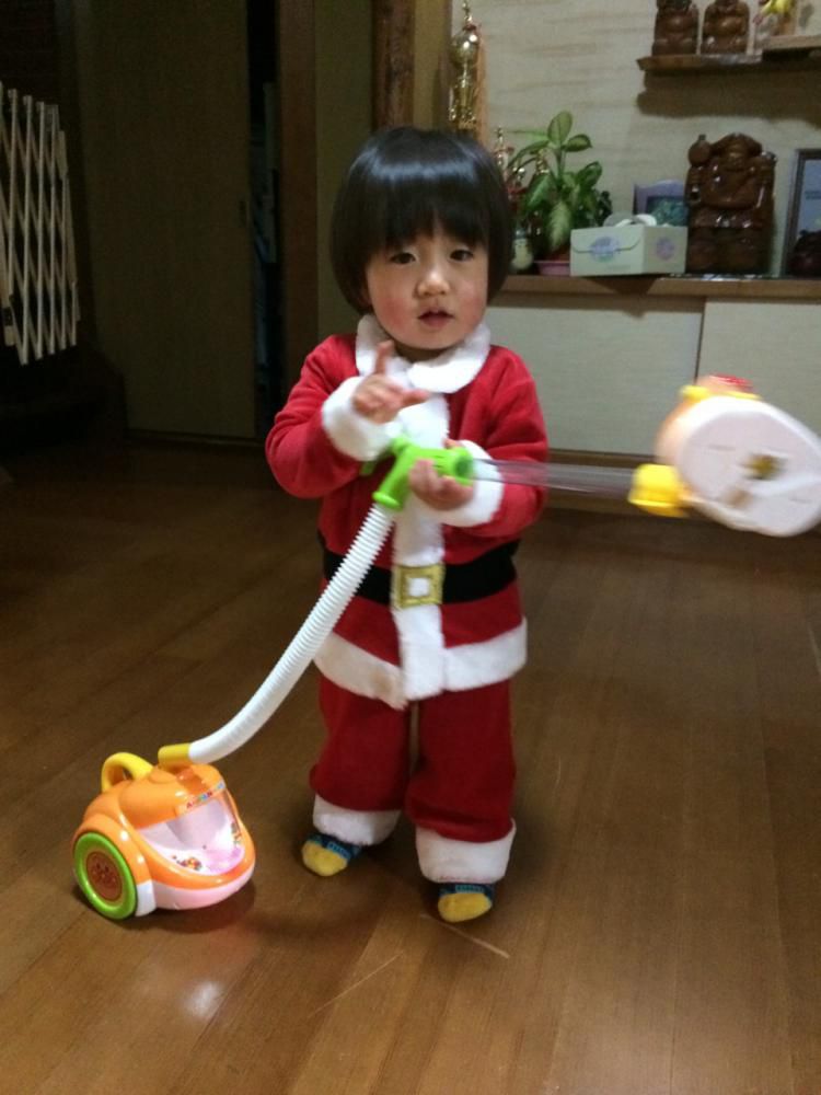 サンタは働き者。