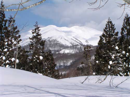 湯殿山