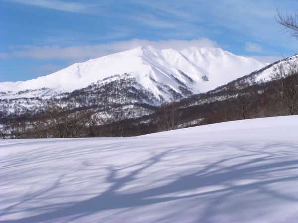 湯殿山と対峙出来る場所　2
