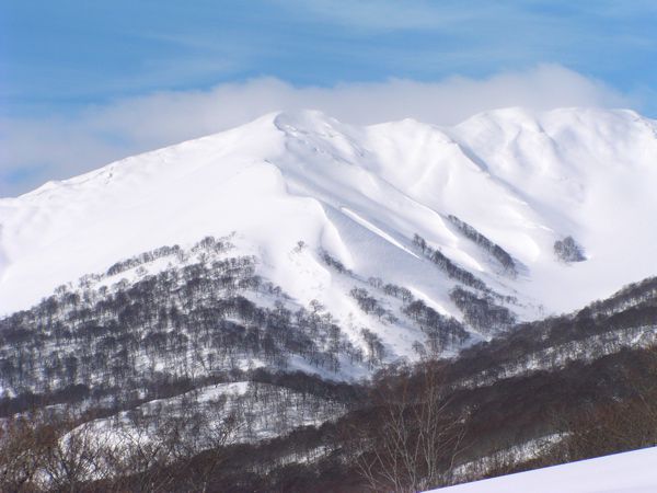 湯殿山と対峙出来る場所　3