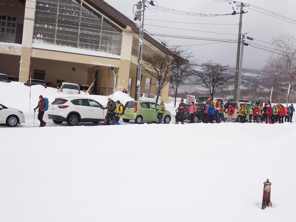 スノーシュウイングを履いて