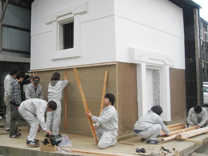 腰板取り付け作業