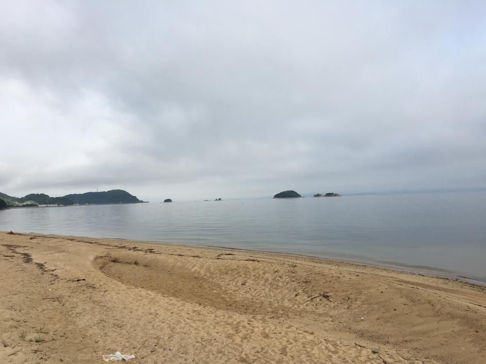 残鶯や小島の磯に一人旅