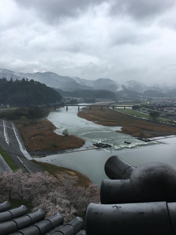 肱川の春爛漫や大洲城