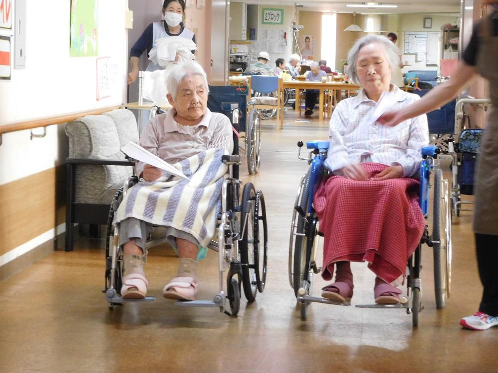 紙飛行機飛ばし大会