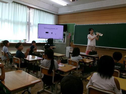 美しい音色に包まれて～１年生鍵盤ハーモニカ講習会～