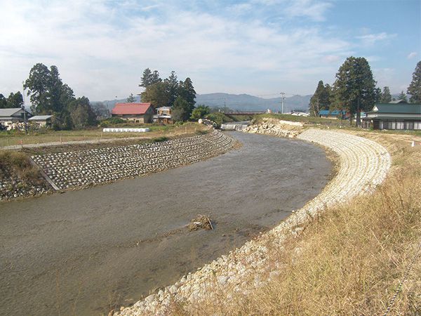 平成25年度　河川整備補助事業（防災安全・広域河川）萩生川護岸工事