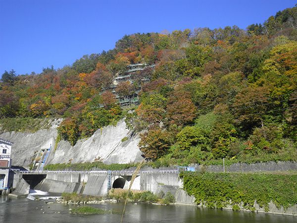 白川ダム栗梨沢地区雪崩対策工事