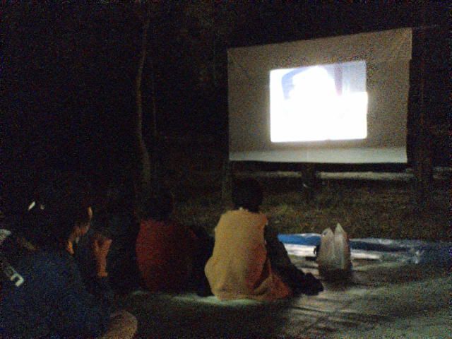 牧場映写会中!!