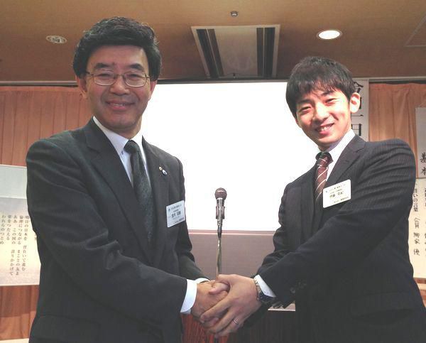 新会員・名札授与式（仙台あさひ法律事務所・伊藤佑紀さん）