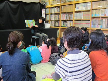 ひなのお話し・かみしばい会【報告】