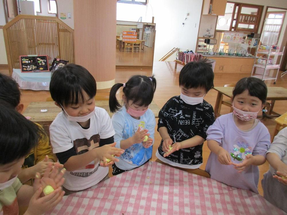 団子の木飾りをしました