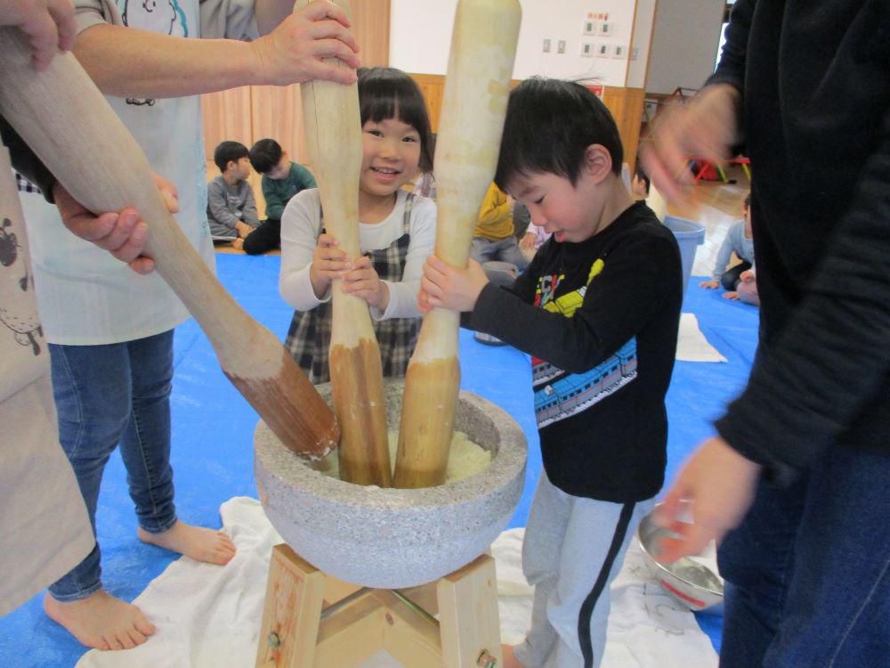 餅つき・鏡餅作り～良い年を迎えられますように～
